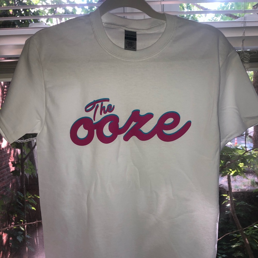 🌴 The OOZE white tees 🌴